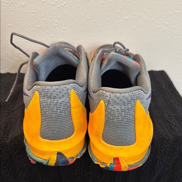 Nike Gray and Yellow Athletic Shoes with Mesh Upper main image 4